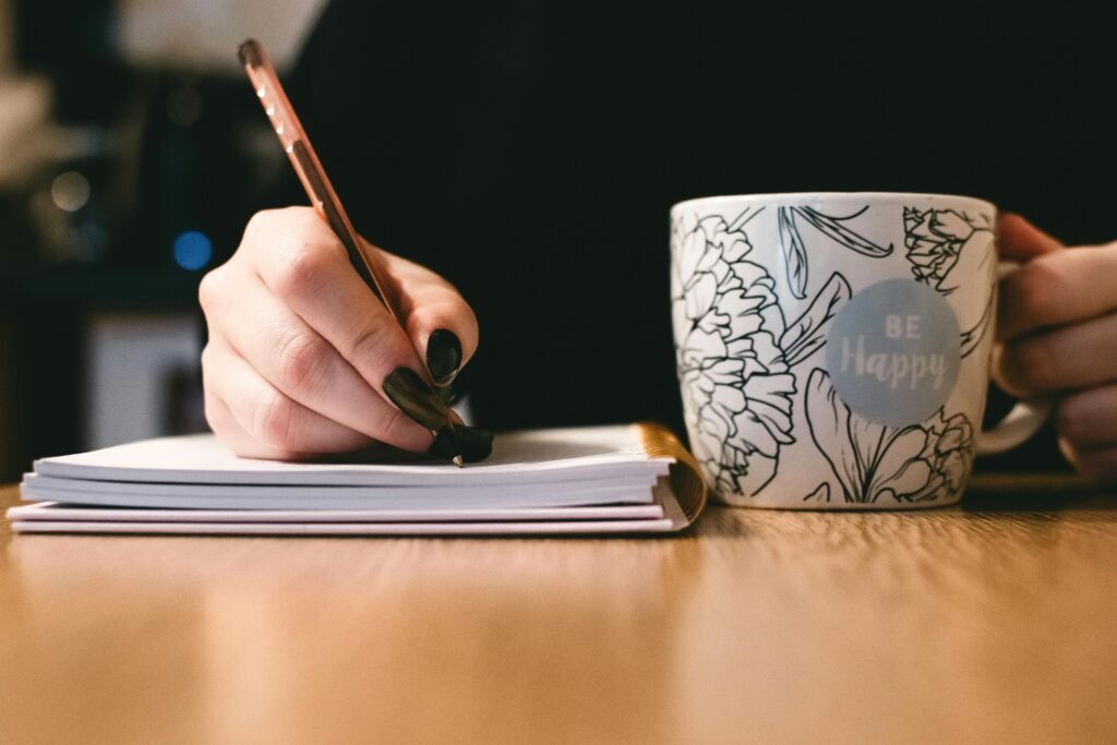 Gratitude Journaling: 30 Prompts To Transforms Your Life 2 How to Start Gratitude Journaling